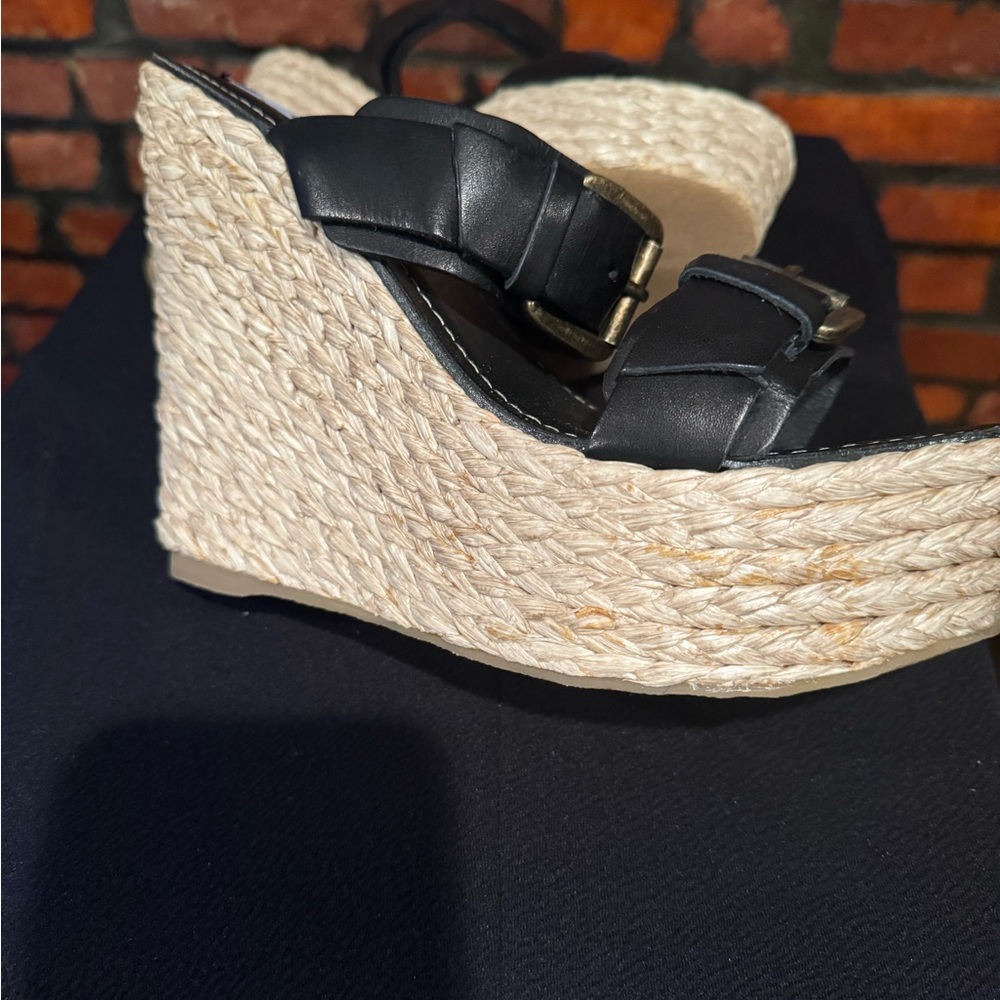 Steve Madden 4 the cool people cortlynn.. Sz. 10 wedge black slip on sandal.